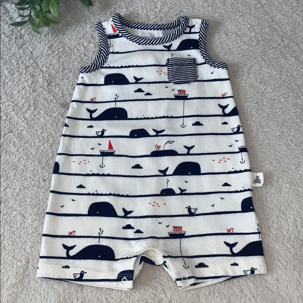 GAP Whales Baby Shortalls EUC 3-6M Romper Organic Cotton